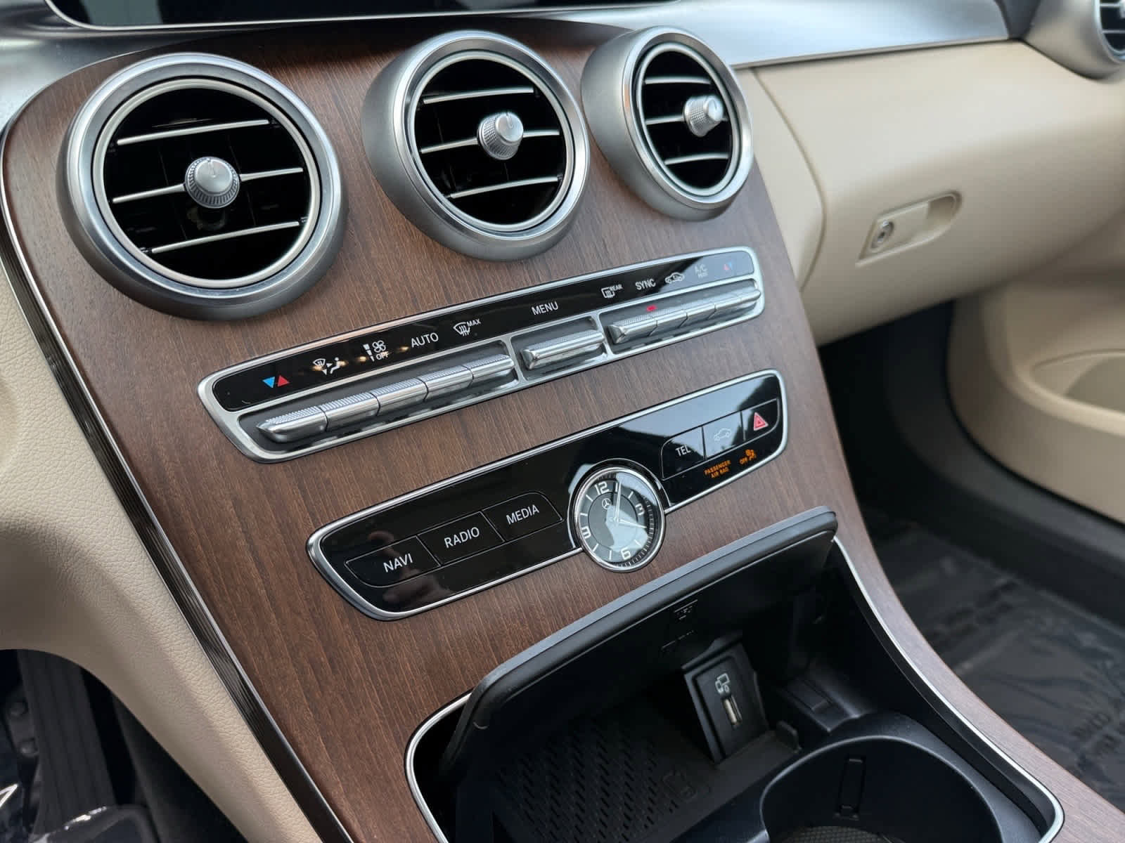 Certified 2020 Mercedes-Benz C 300 4MATIC Sedan image 18