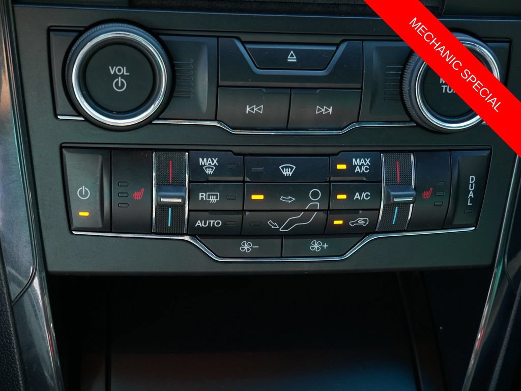 Used 2017 Ford Explorer XLT w/ Equipment Group 202A AWD/4WD image 24