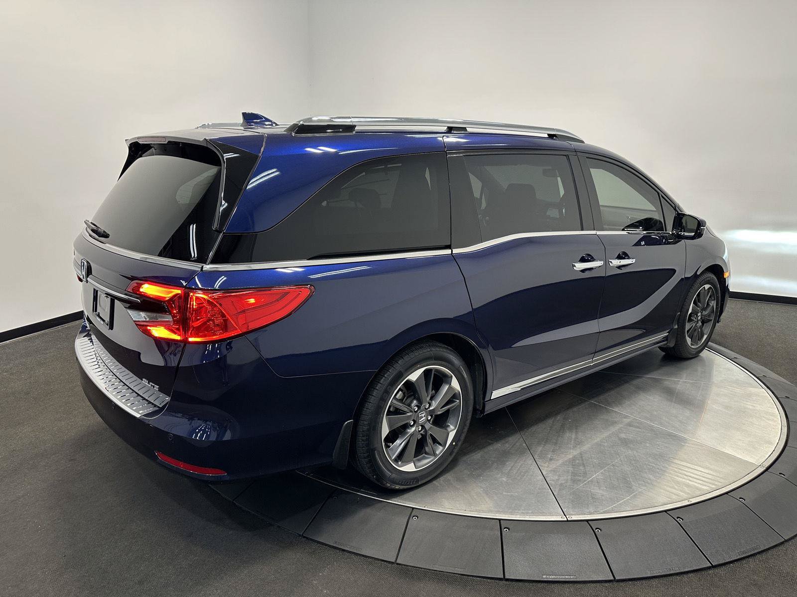 Certified 2024 Honda Odyssey Elite image 7