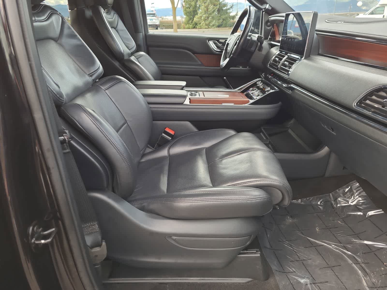 Used 2023 Lincoln Navigator Reserve AWD/4WD image 22