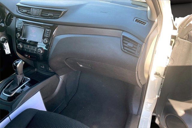 Used 2019 Nissan Rogue Sport S image 15