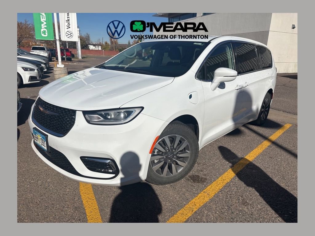Used 2022 Chrysler Pacifica Touring-L