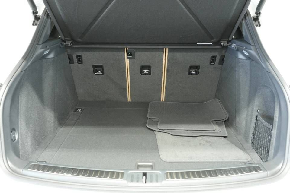 Certified 2025 Porsche Macan AWD/4WD image 28