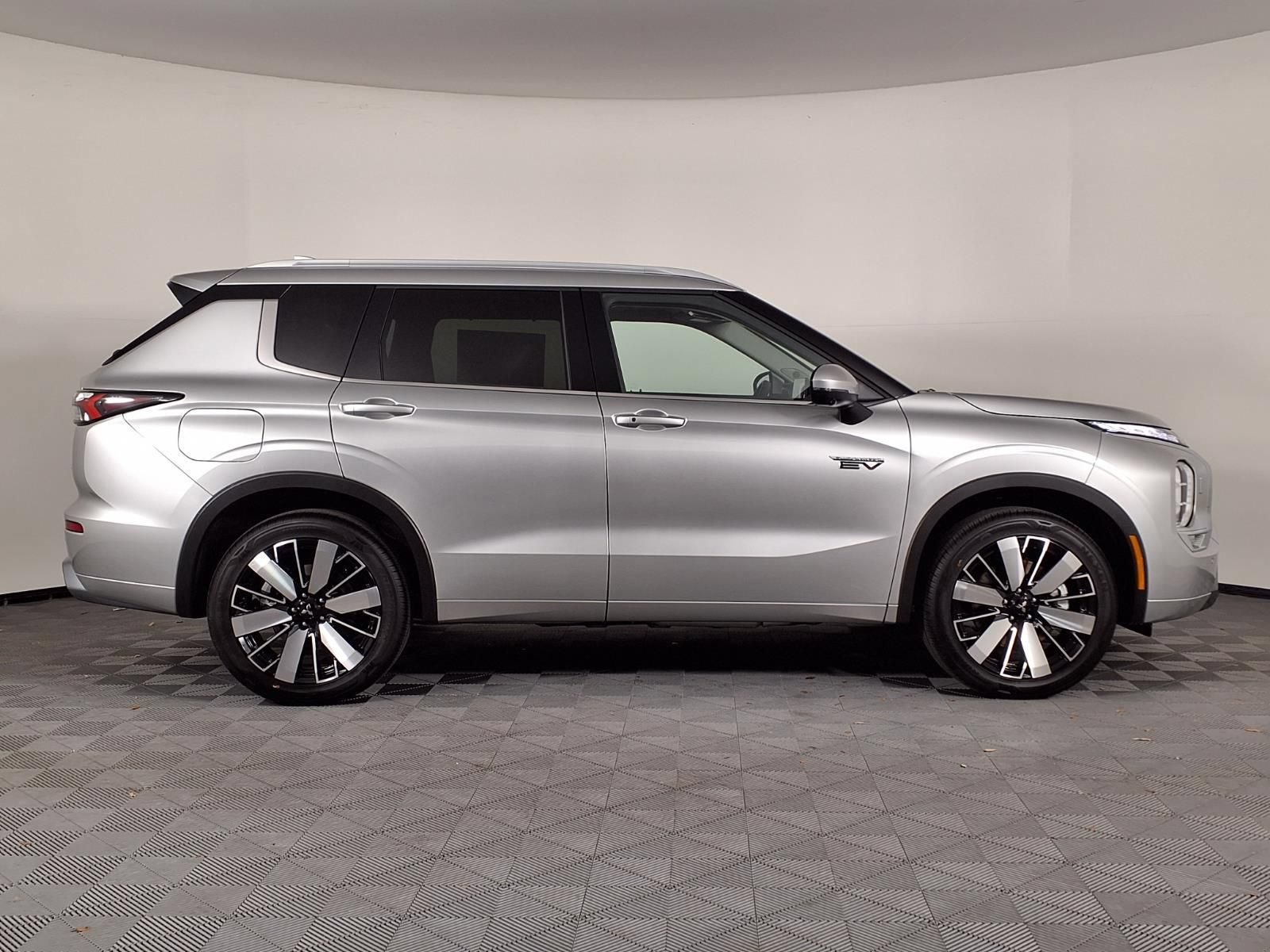 New 2026 Mitsubishi Outlander SEL AWD/4WD image 30