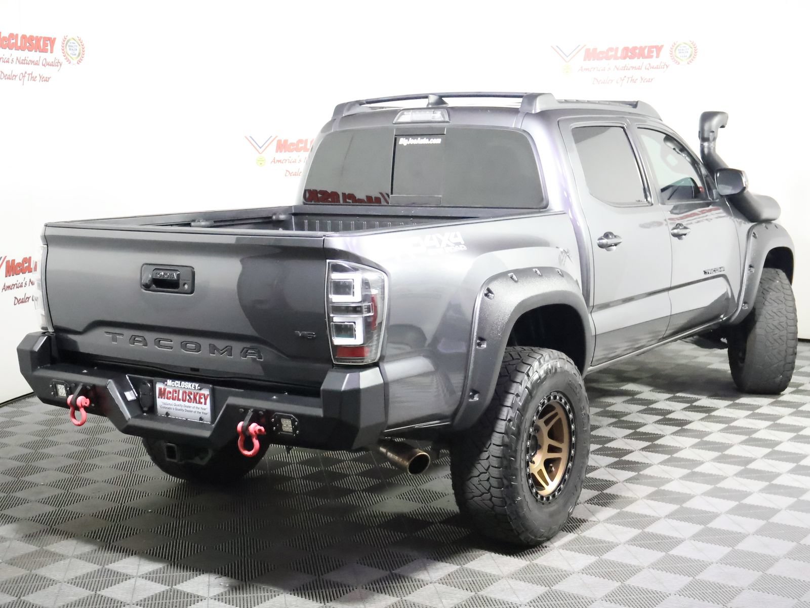 Used 2019 Toyota Tacoma TRD Off-Road w/ Technology Package AWD/4WD image 5
