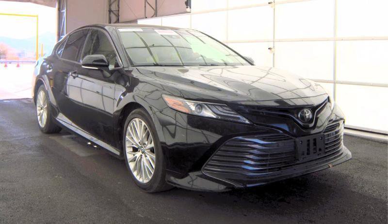 Used 2018 Toyota Camry XLE image 4
