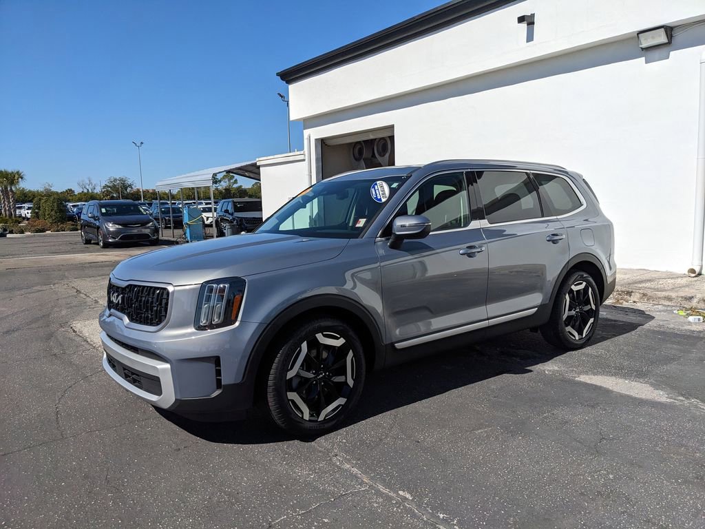 Used 2025 Kia Telluride EX X-Line image 5