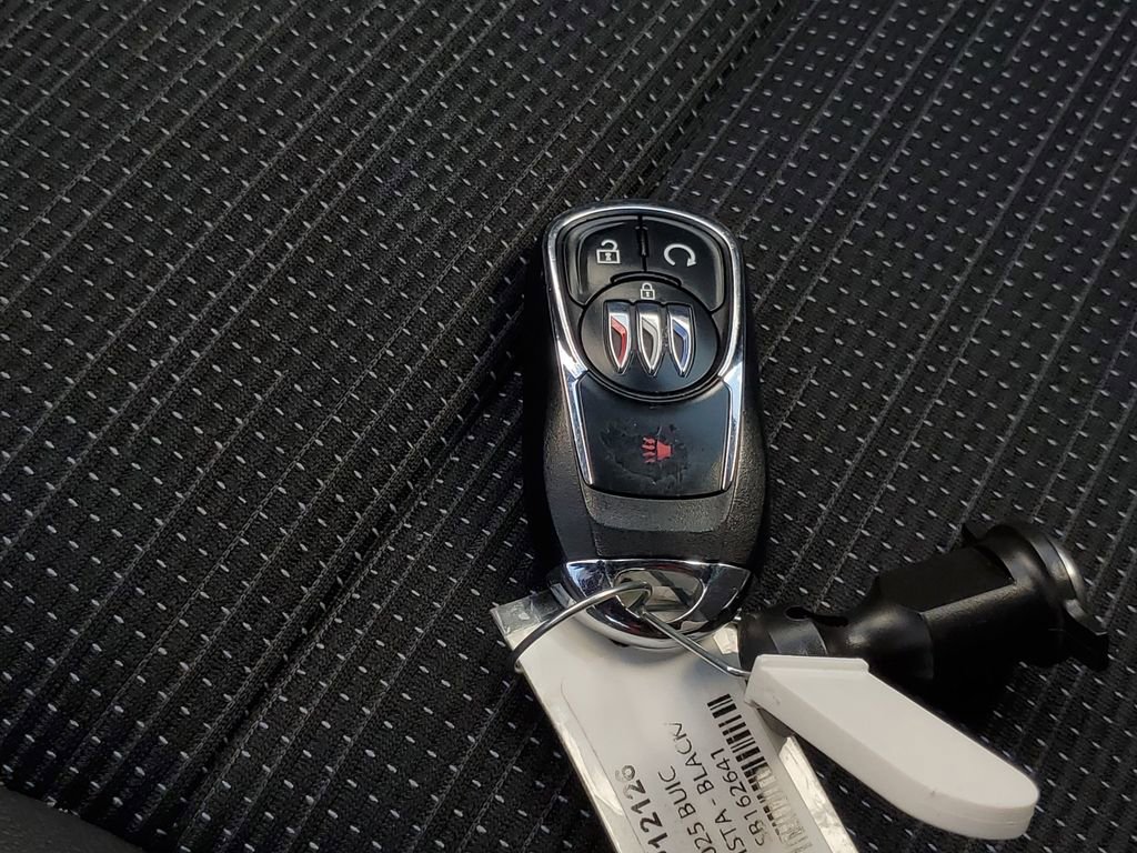Used 2025 Buick Envista Preferred image 28