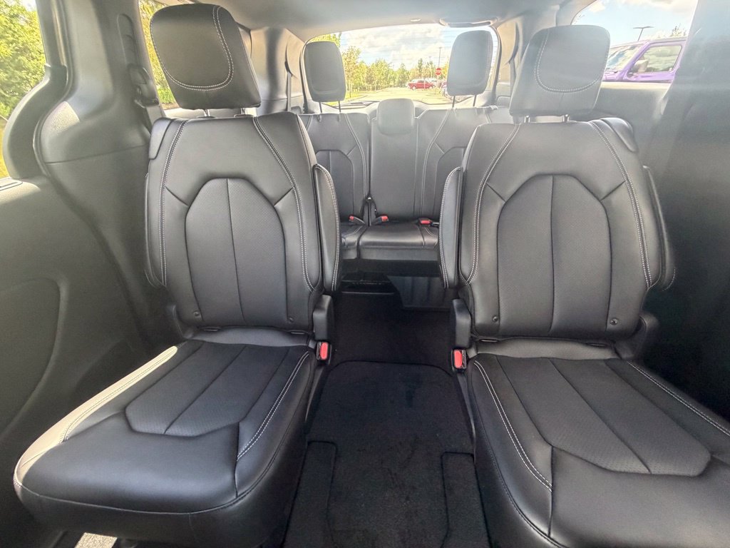 New 2027 Chrysler Pacifica Select w/ Family Tech Group FWD image 26
