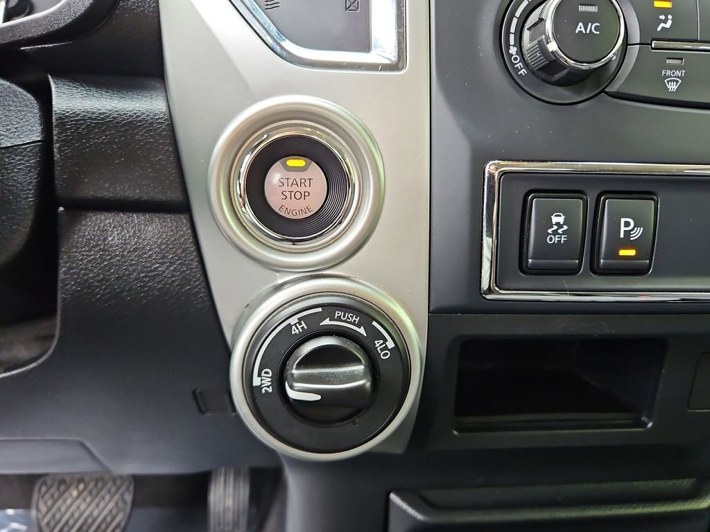 Used 2021 Nissan Titan SV w/ Accessory Utility Package image 16