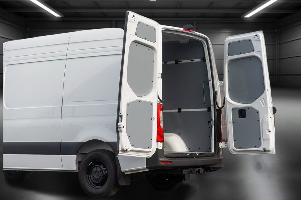Used 2025 Mercedes-Benz Sprinter 2500 image 17