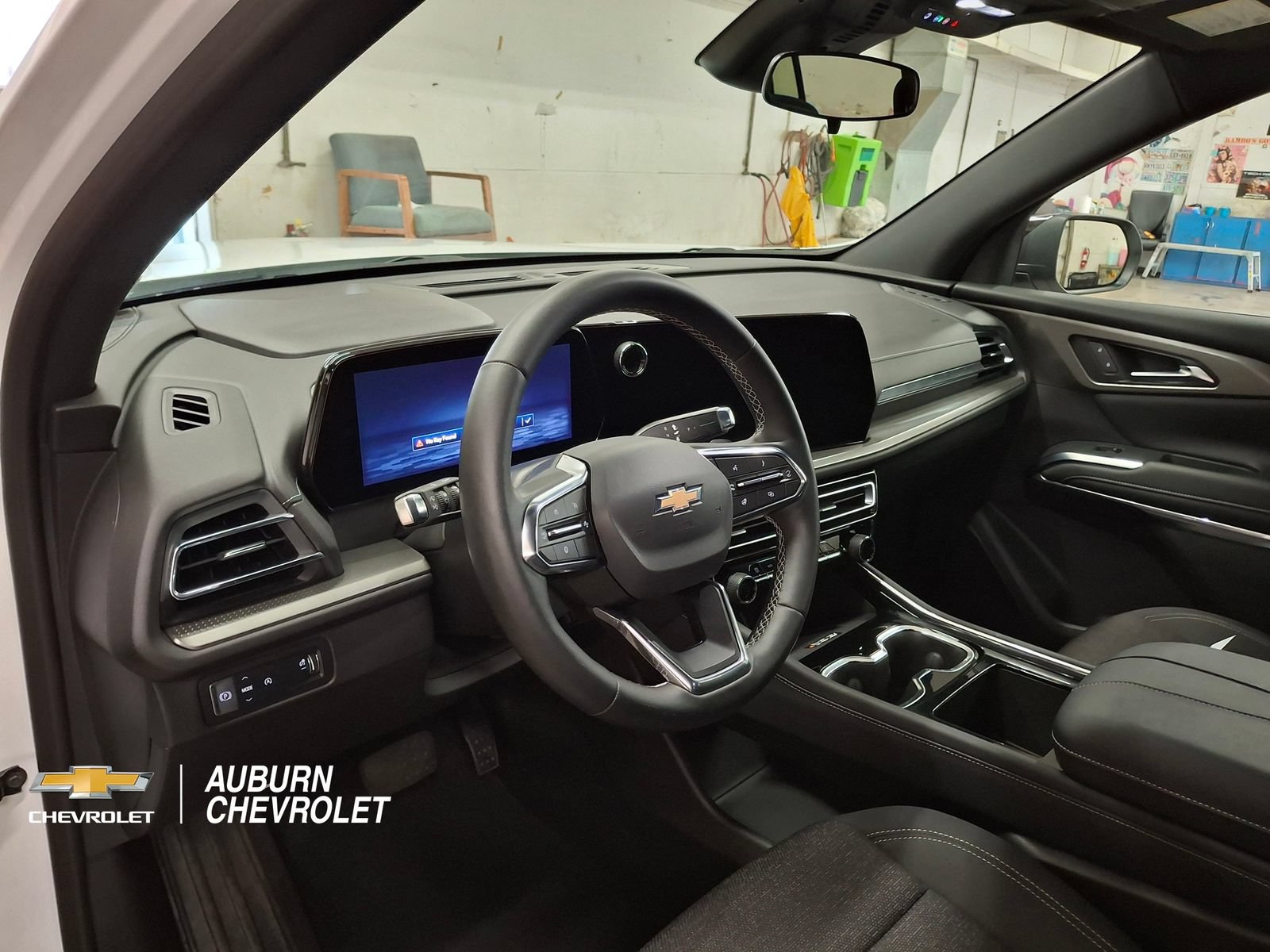 Used 2025 Chevrolet Traverse LT w/ Driver Confidence Package FWD image 15
