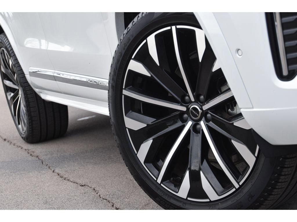 Certified 2025 Volvo XC90 B6 Ultra image 11