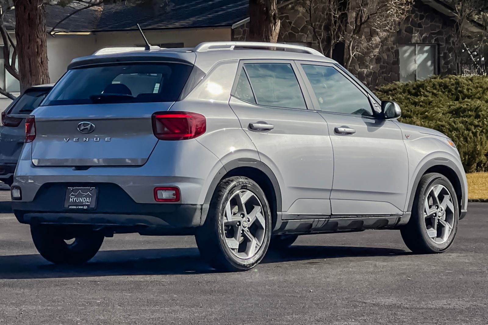 Used 2025 Hyundai Venue SEL image 4