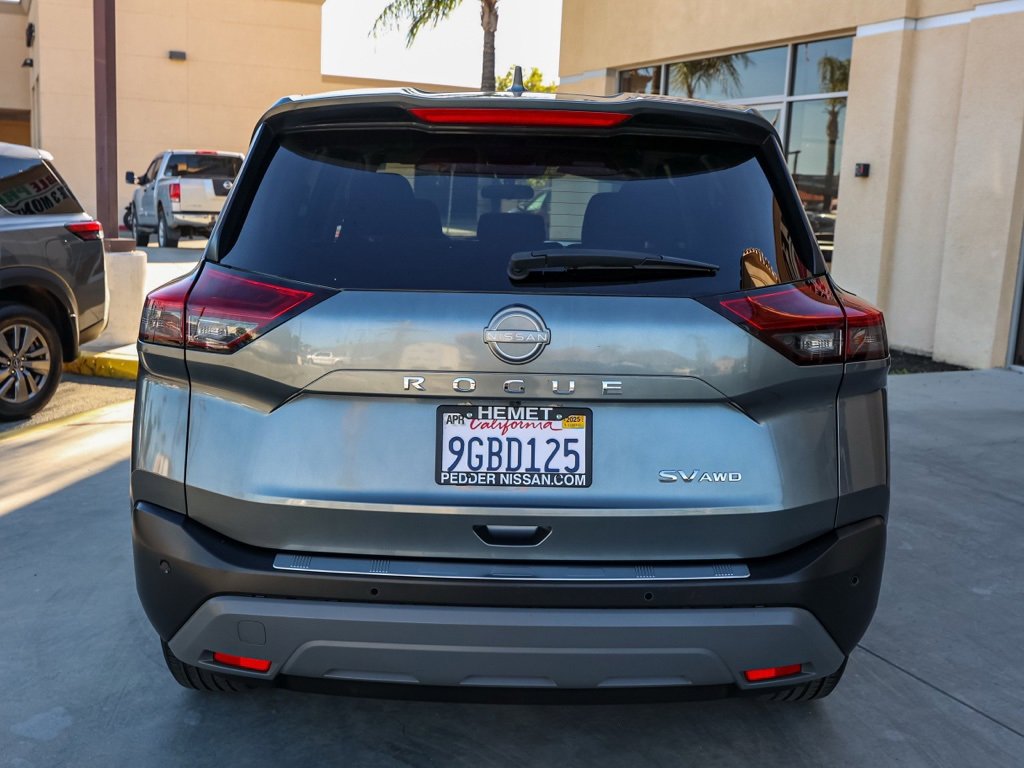 Used 2023 Nissan Rogue SV image 5