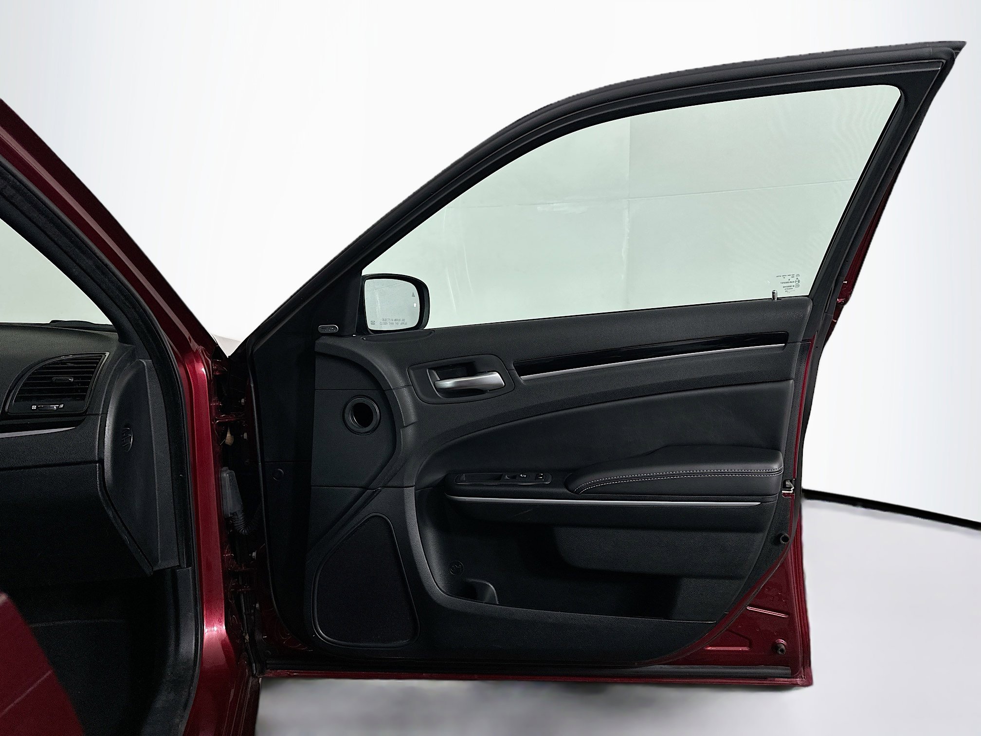 Used 2023 Chrysler 300 S image 33