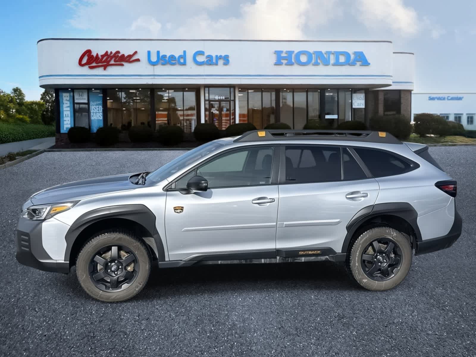Used 2023 Subaru Outback Wilderness image 2