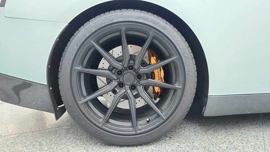Used 2010 Nissan GT-R Premium AWD/4WD image 13