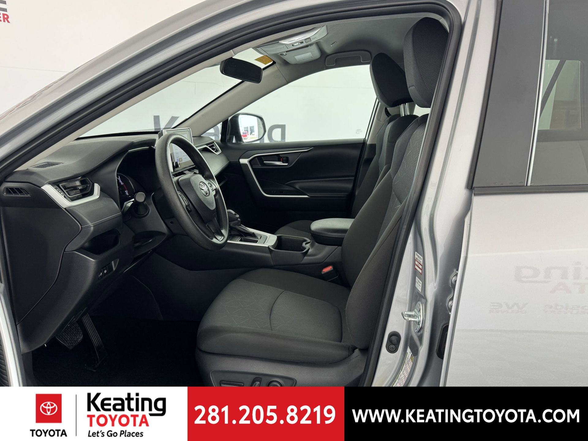 Used 2025 Toyota RAV4 XLE image 14