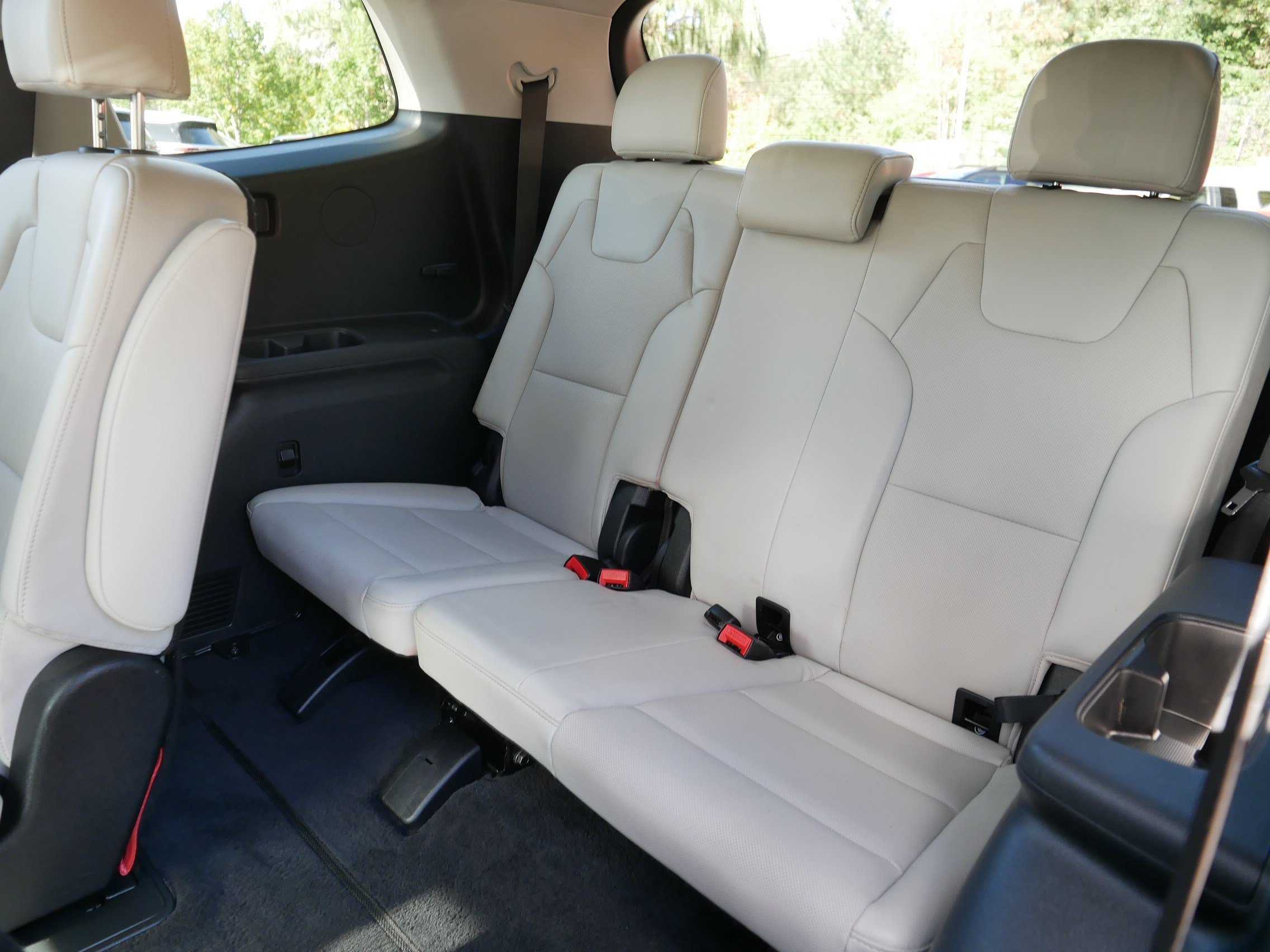 Certified 2024 Kia Telluride S w/ S Sunroof Package AWD/4WD image 37