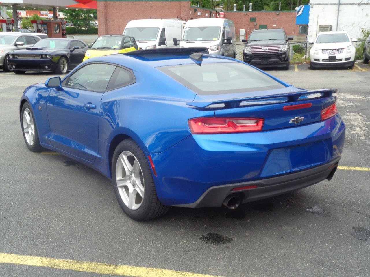 Used 2017 Chevrolet Camaro LT RWD image 4