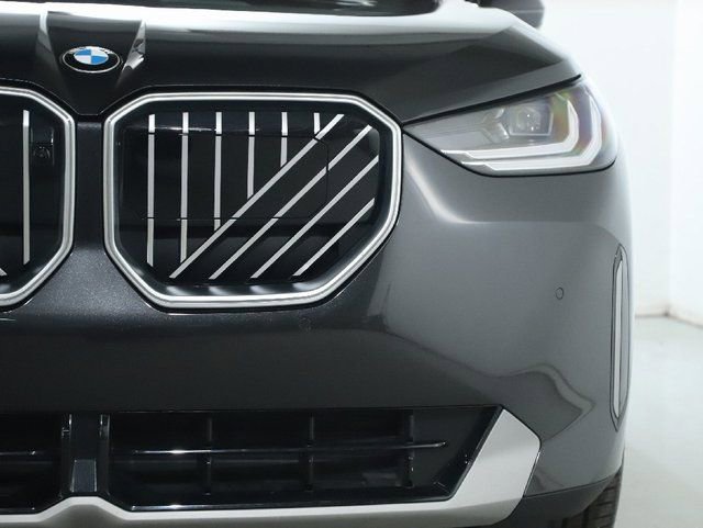 Certified 2025 BMW X3 xDrive30i w/ Premium Package image 8
