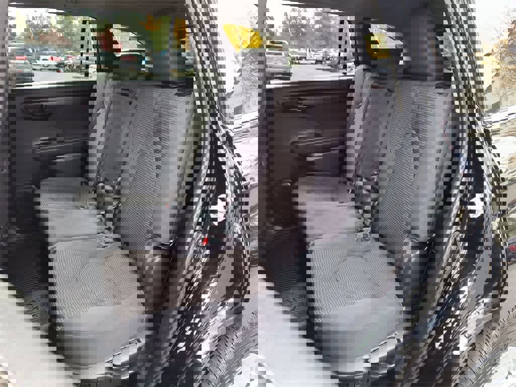 Used 2022 Toyota Highlander LE image 21