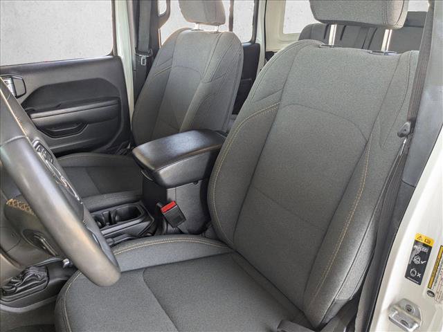Used 2024 Jeep Wrangler Unlimited AWD/4WD image 15