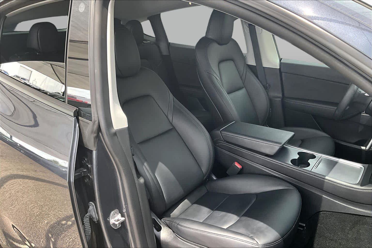 Used 2022 Tesla Model Y Long Range AWD/4WD image 7