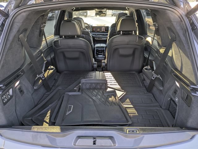 Used 2024 BMW X7 xDrive40i w/ M Sport Package AWD/4WD image 29