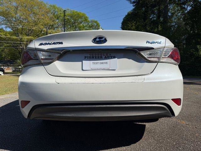 Used 2015 Hyundai Sonata Hybrid image 5