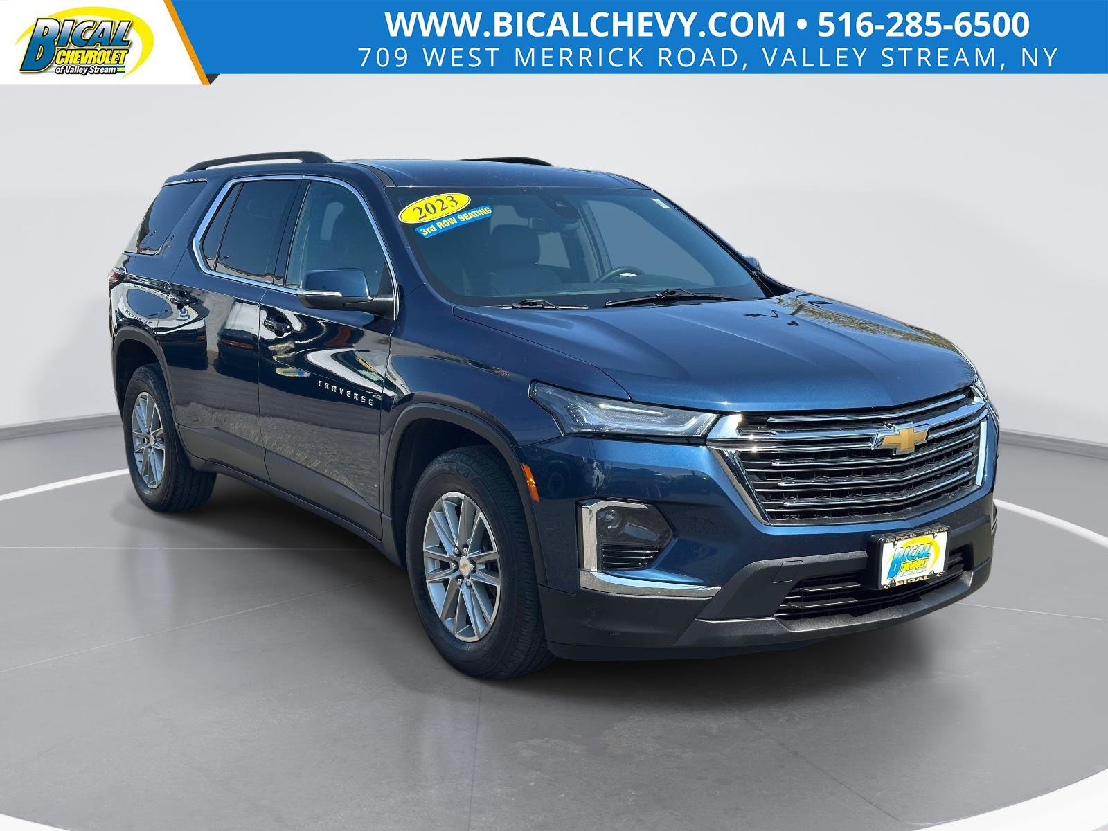 Used 2023 Chevrolet Traverse LT