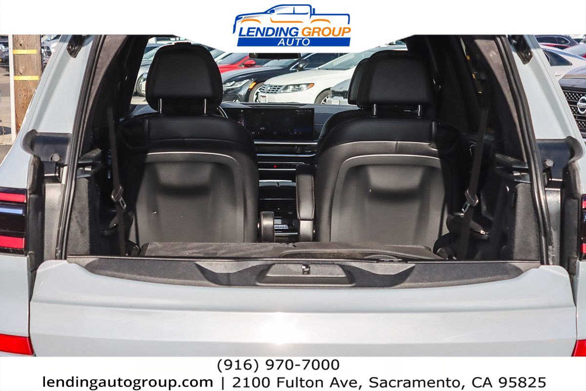 Used 2023 BMW X7 xDrive40i w/ M Sport Package image 24