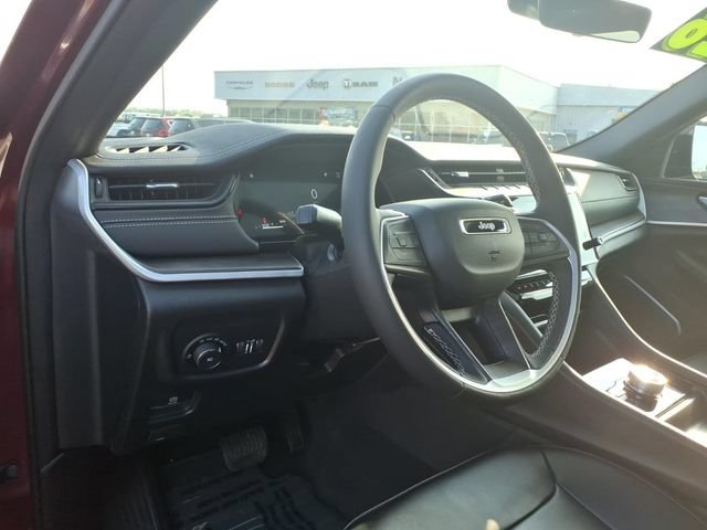 Certified 2026 Jeep Grand Cherokee Limited w/ Limited Altitude Package AWD/4WD image 14