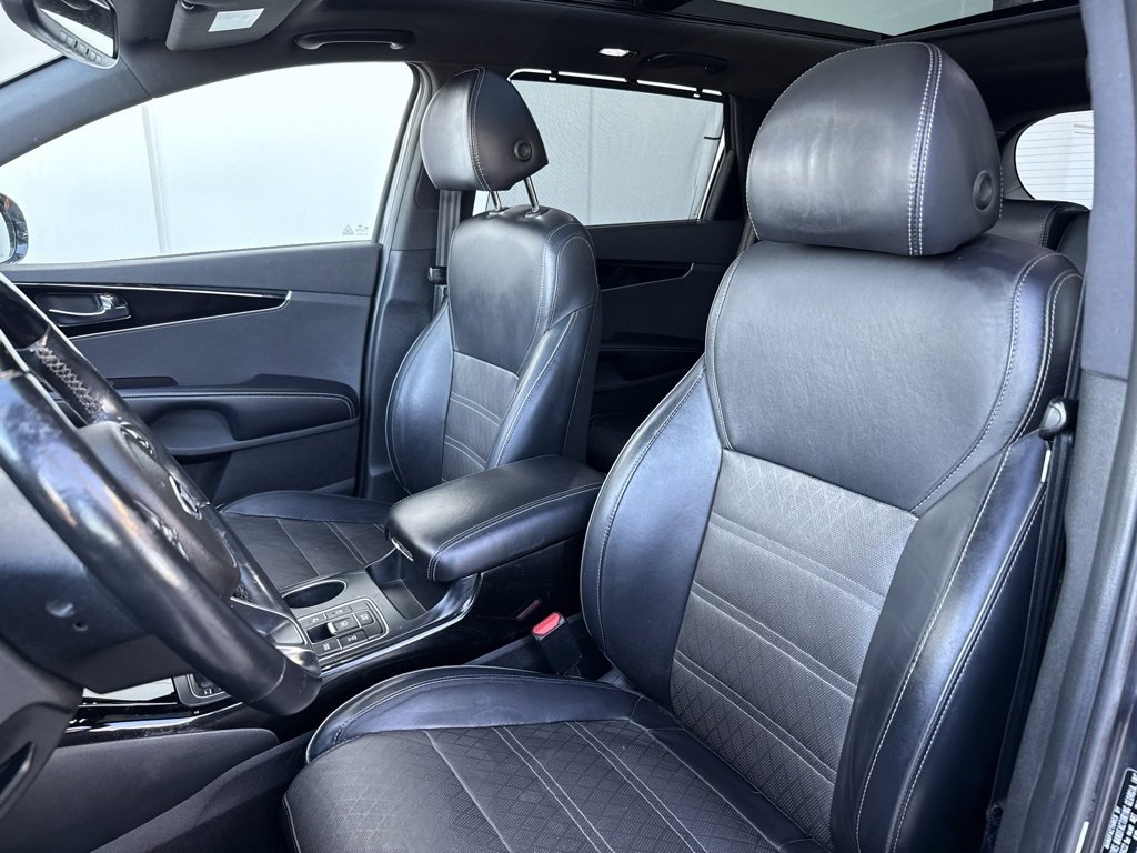 Used 2018 Kia Sorento SX image 13