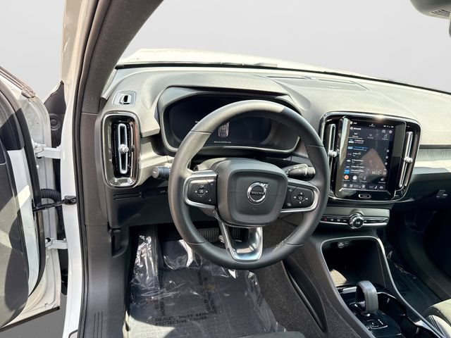 Certified 2023 Volvo C40 P8 Recharge Ultimate w/ Protection Package Premier AWD/4WD image 14