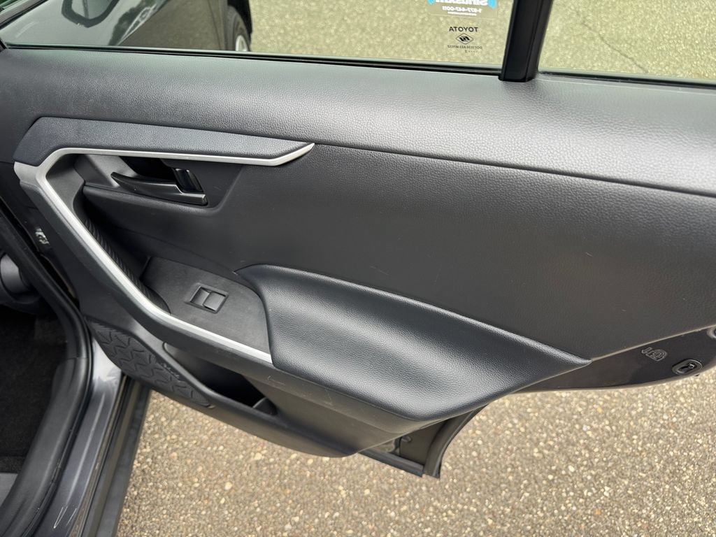 Used 2023 Toyota RAV4 LE FWD image 23