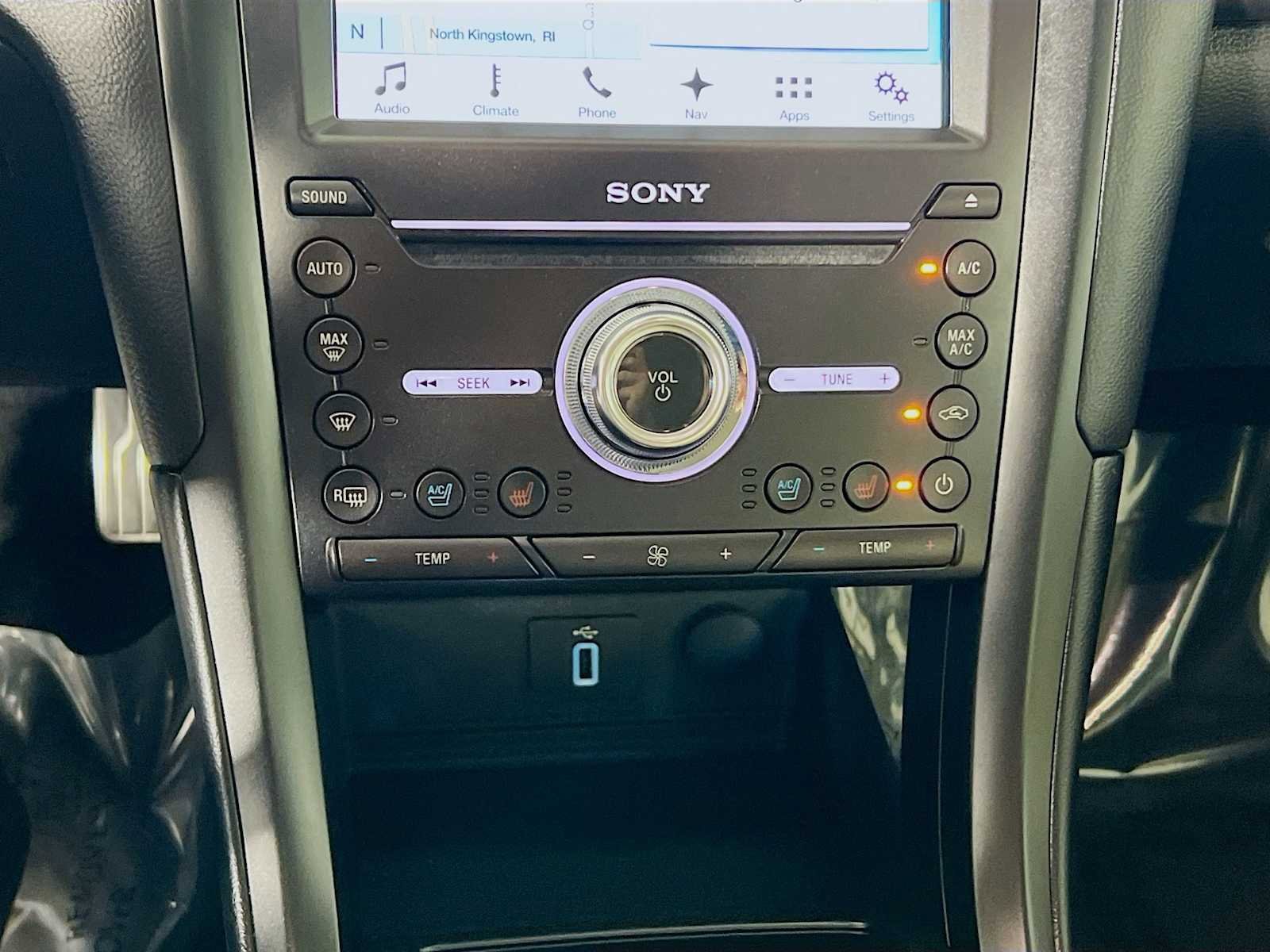 Used 2018 Ford Fusion Energi Titanium FWD image 16