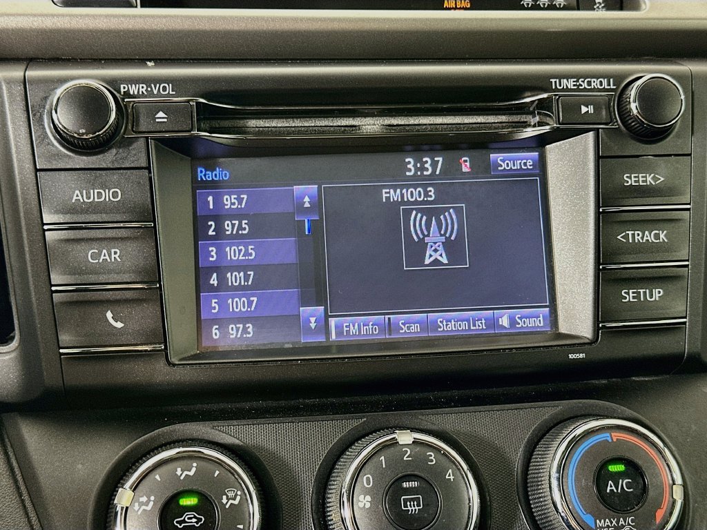 Used 2018 Toyota RAV4 LE FWD image 14
