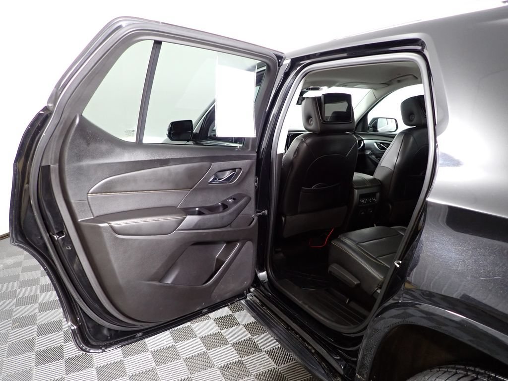Used 2019 Chevrolet Traverse Premier w/ LPO, Blackout Package AWD/4WD image 36
