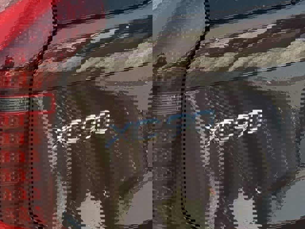 New 2026 Volvo XC90 B5 Core w/ Protection Package Premier image 12