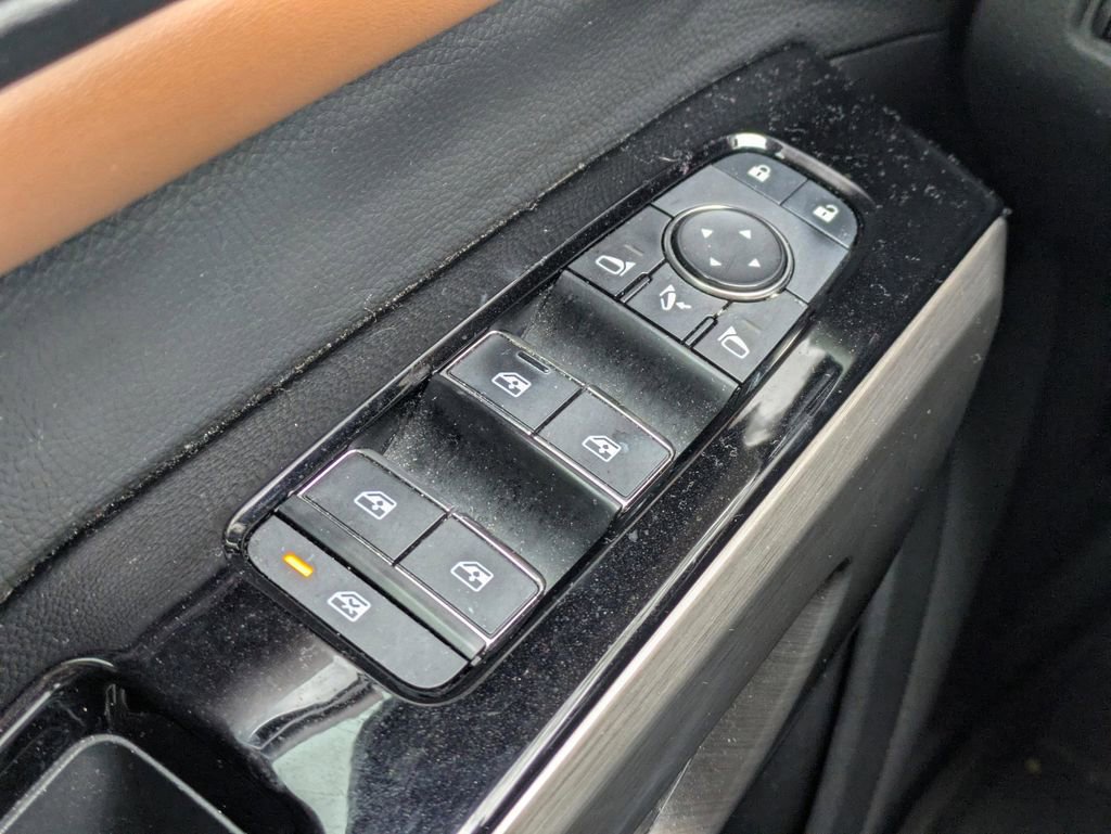 Used 2023 Nissan Pathfinder Platinum w/ Cargo Package image 22