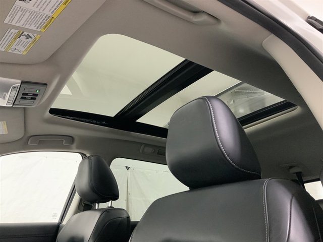 Used 2023 Nissan Pathfinder Platinum image 25