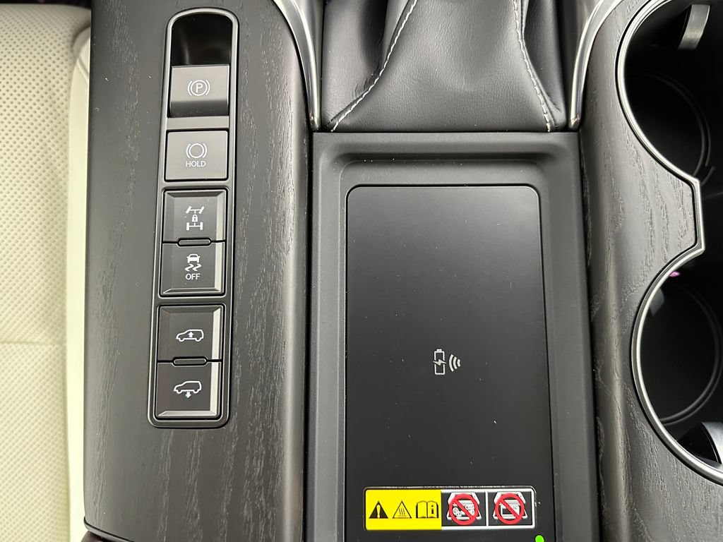 Used 2025 Lexus LX 600 4WD w/ Appearance Package image 29