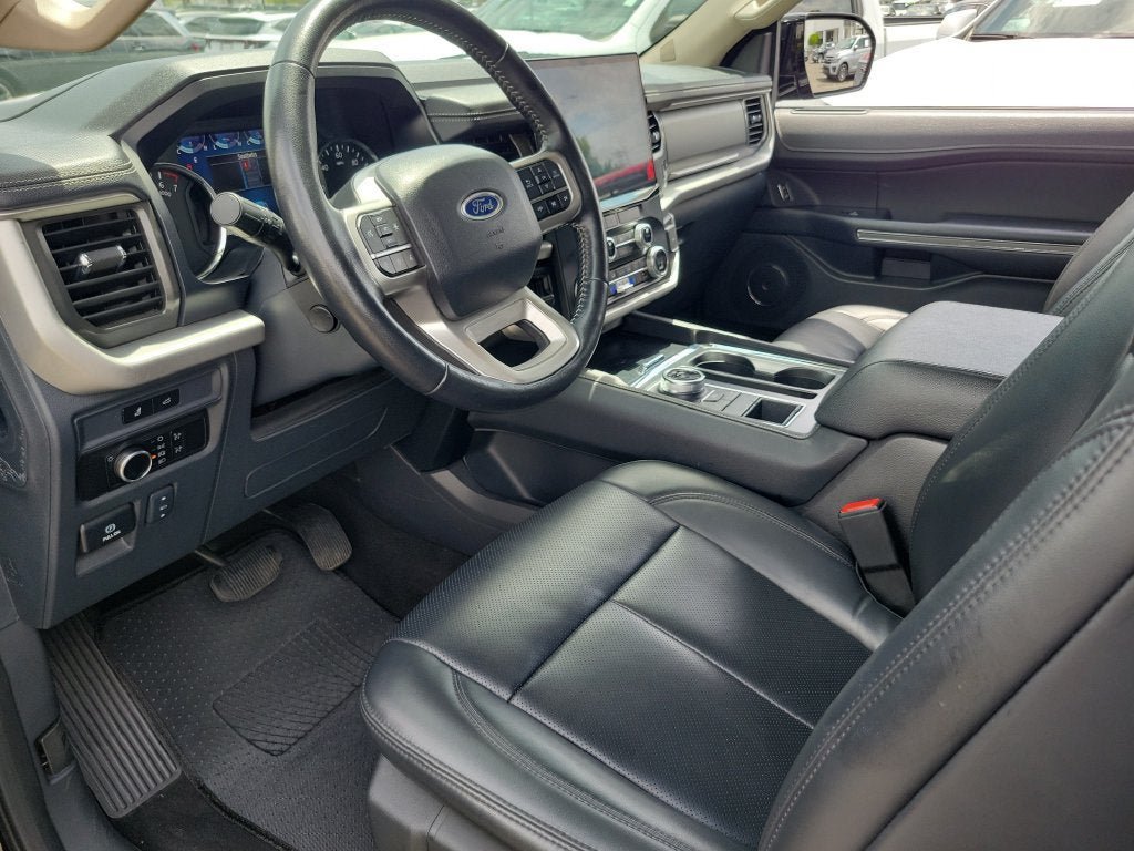 Used 2024 Ford Expedition XLT RWD image 20