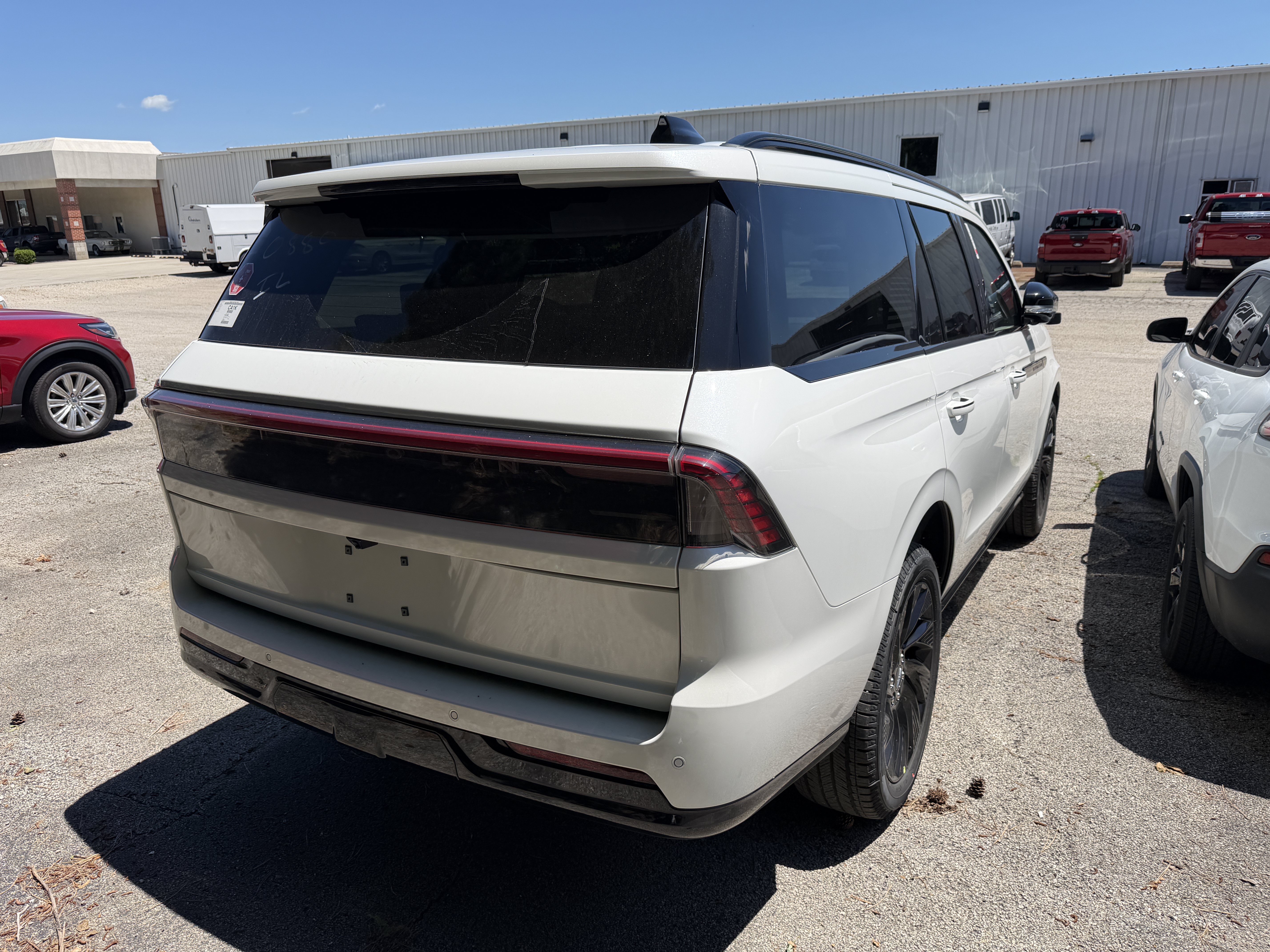New 2027 Lincoln Navigator Reserve w/ Jet Appearance Package AWD/4WD image 10