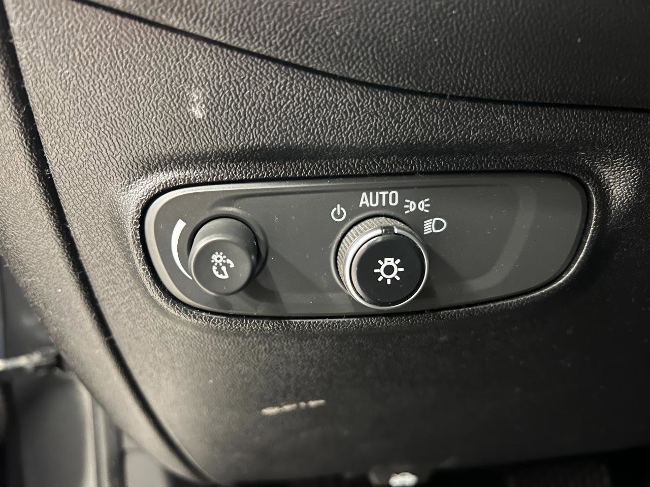 Used 2019 Chevrolet Equinox LT image 35