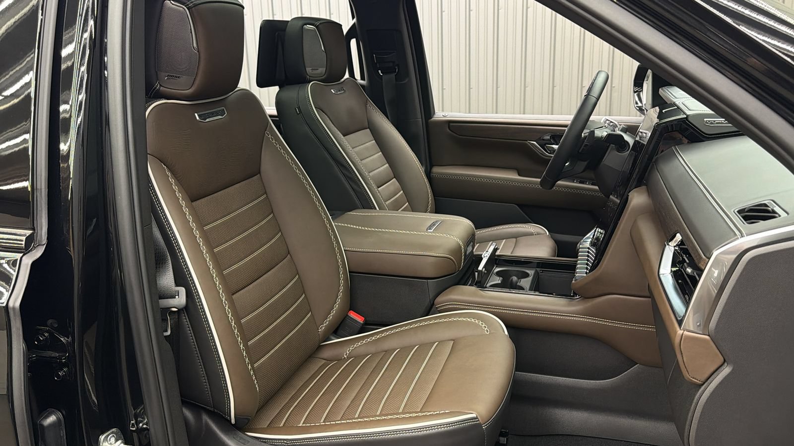 Used 2026 GMC Yukon XL Denali Ultimate AWD/4WD image 37