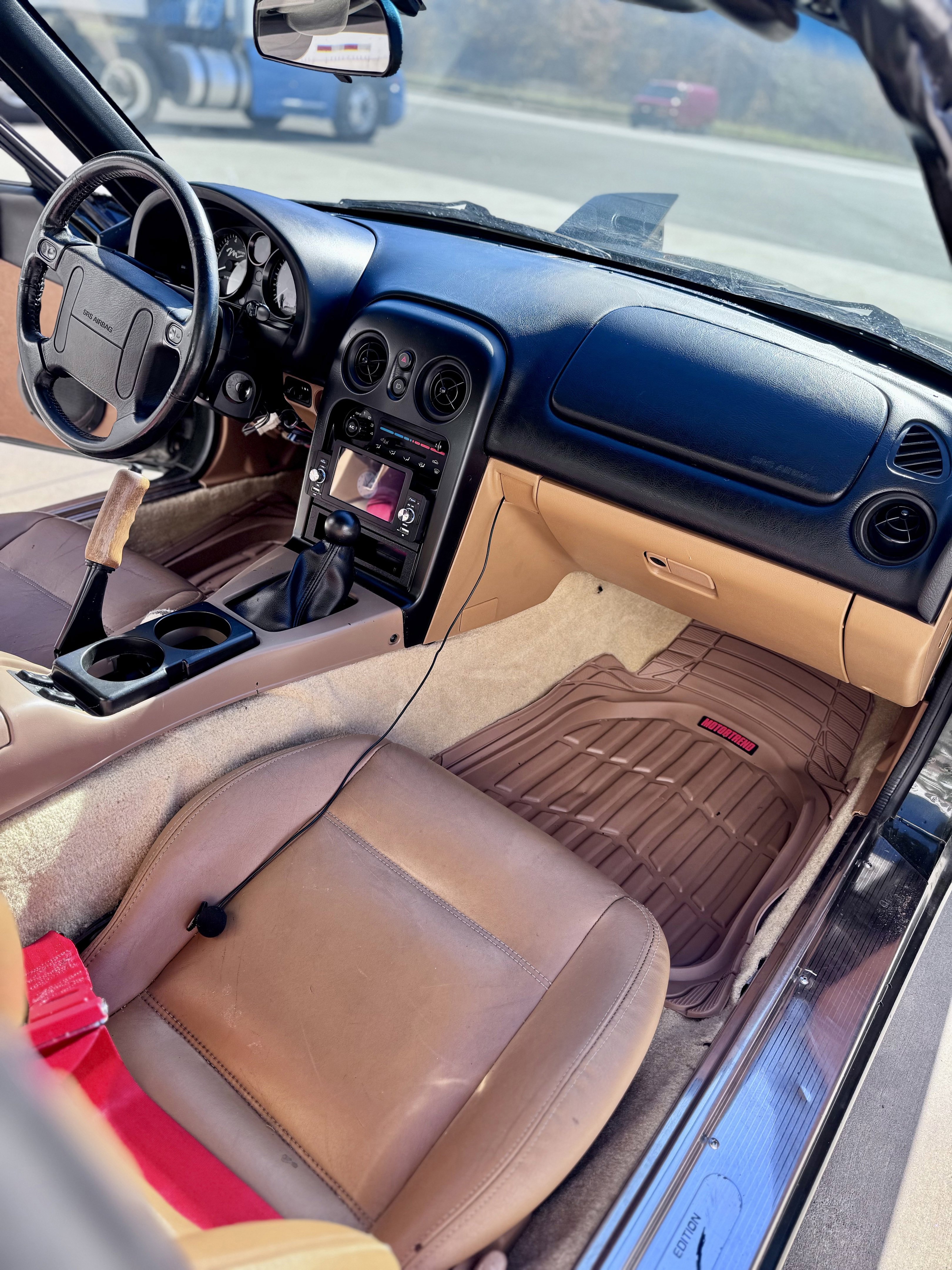 Used 1997 MAZDA MX-5 Miata image 45