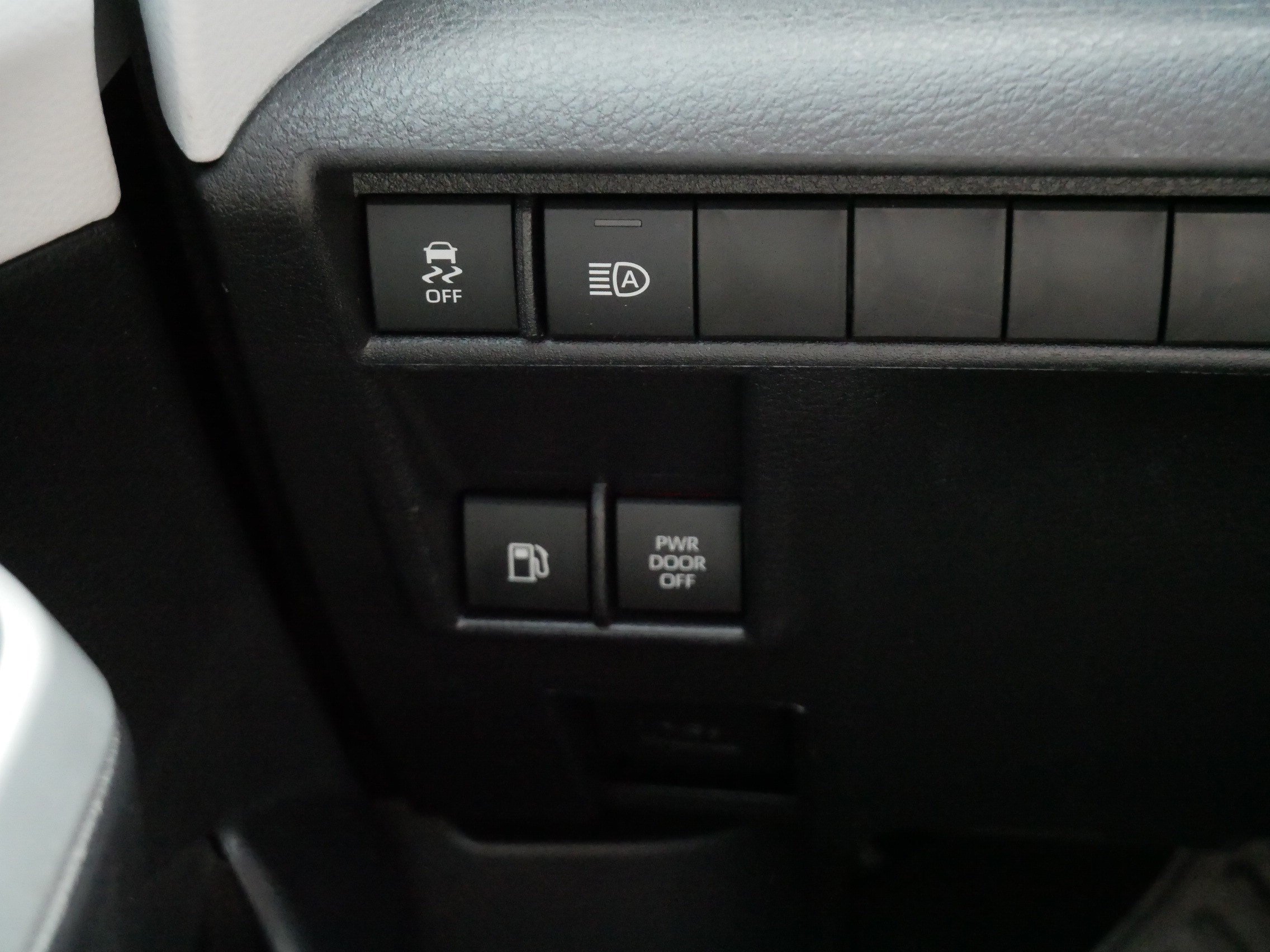 Certified 2026 Toyota Sienna LE FWD image 27